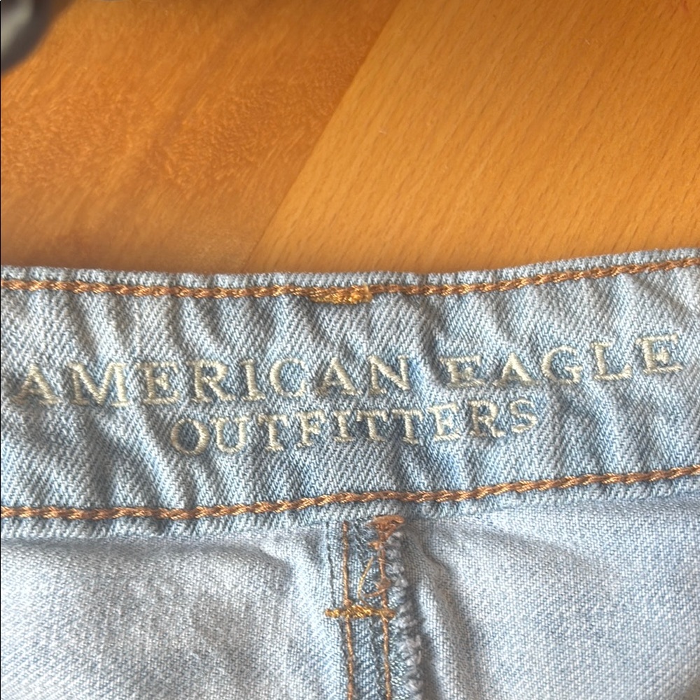 American Eagle Outfitters Light Blue Boy Crop Jeans - Picture 5 of 6